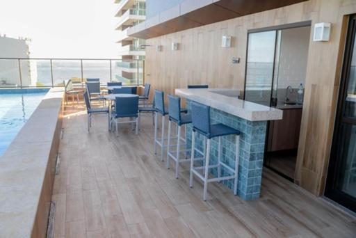 Smart Farol Da Barra - Vista Mar Com Varanda Arejada Apartment Salvador Exterior photo